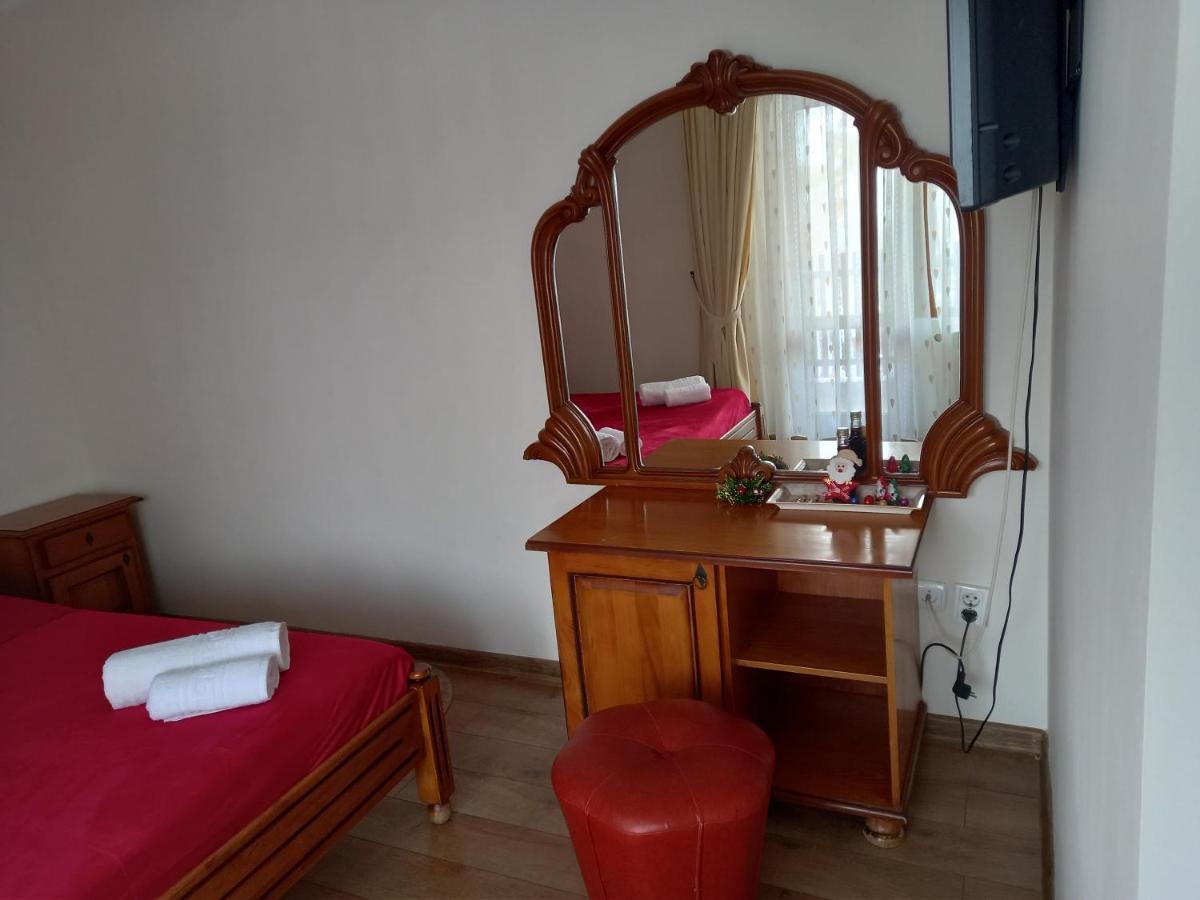 Hotel Pensiunea Alunis Sadova  Zewnętrze zdjęcie