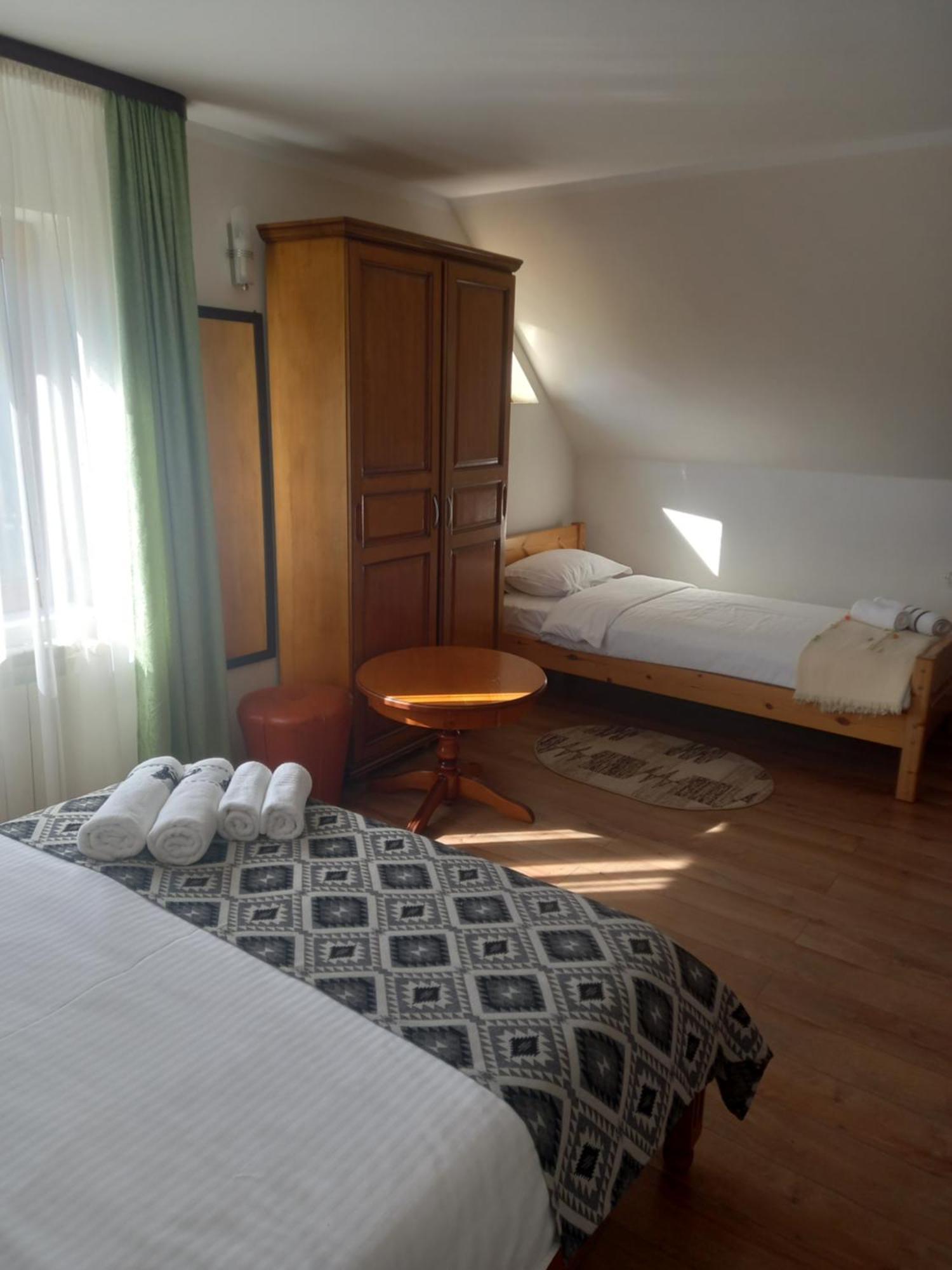 Hotel Pensiunea Alunis Sadova  Zewnętrze zdjęcie