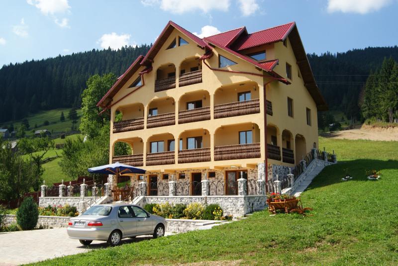Hotel Pensiunea Alunis Sadova  Zewnętrze zdjęcie